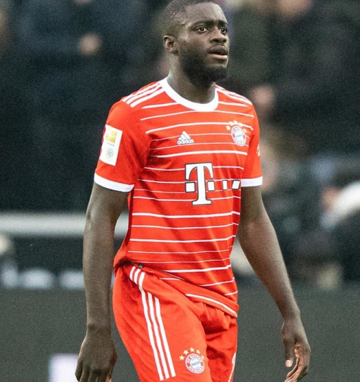 拜仁高層埃貝爾談?dòng)谂撩房ㄖZ續(xù)約：決心、目標(biāo)與進(jìn)程