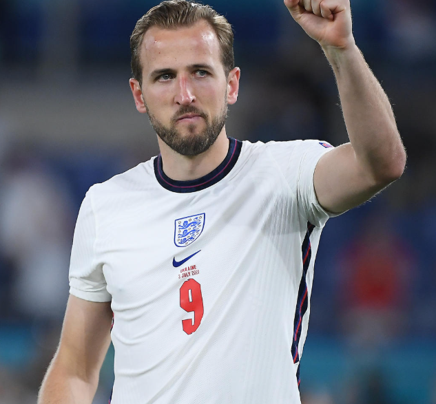 凱恩拜仁征程中的未來走向：解約金、紀(jì)錄與轉(zhuǎn)會傳聞