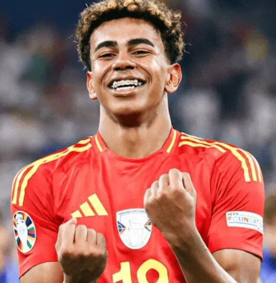 西甲第10輪焦點(diǎn)戰(zhàn)：巴薩客場負(fù)于皇馬，邊鋒<a href='https://www.m.llxzyyy.com/news/tag/1129363.html' style='color: blue;'>亞馬爾</a>賽前言論與賽