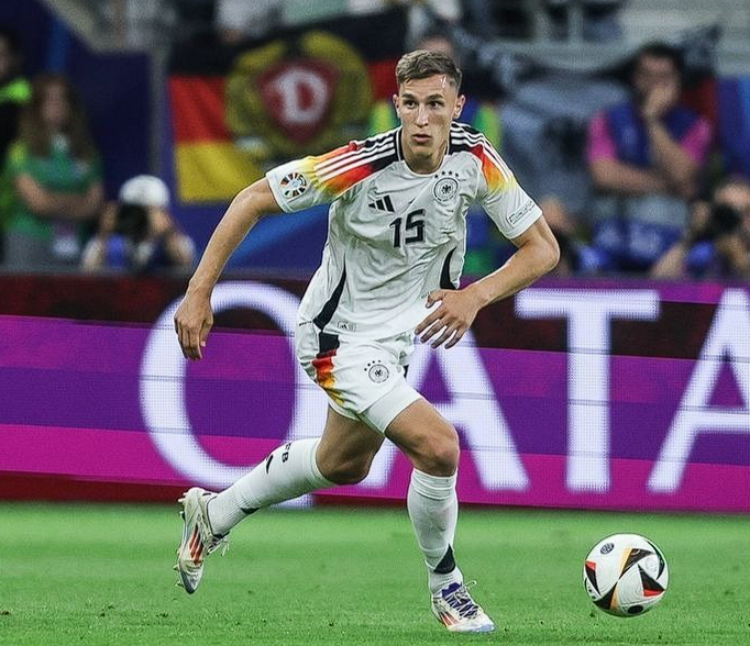 多特防線告急：施洛特貝克或缺戰(zhàn)曼城，球隊(duì)前景蒙陰