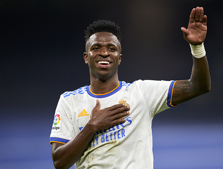 皇馬大勝瓦倫西亞：維尼修斯里程碑之戰(zhàn)，躋身隊史巴西球員出場三