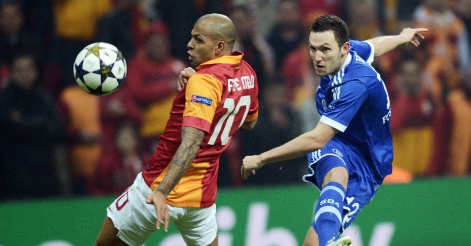 傳控狂潮VS鐵血反擊，阿賈克斯主場誓守三分