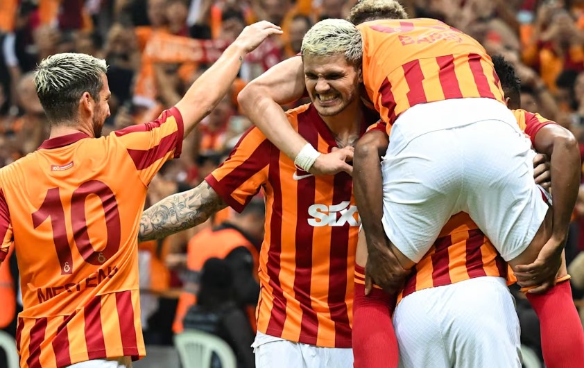 青春風(fēng)暴VS鐵血防線，阿賈克斯主場爭勝