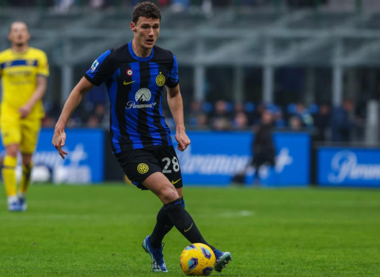 德澤爾比談帕瓦爾：狀態(tài)掙扎，需冷靜調整以重返國家隊