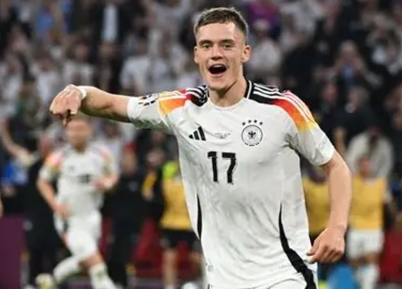 斯內(nèi)德提醒維爾茨：需盡快適應(yīng)<a href='https://www.m.llxzyyy.com/news/tag/267.html' style='color: blue;'>英超</a>，展現(xiàn)巨星實(shí)力