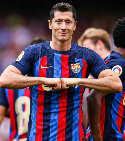 <a href='https://www.m.llxzyyy.com/news/tag/284.html' style='color: blue;'>西甲</a>激戰(zhàn)巴薩客場(chǎng)告捷，萊萬帽子戲法后暢談賽后心得