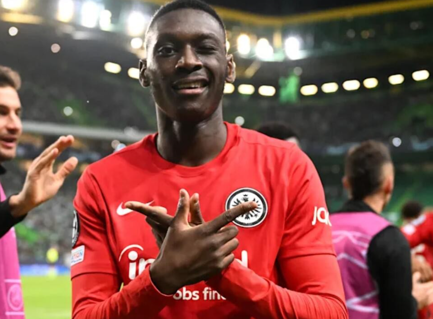 穆阿尼英超賽場受傷，傷愈后復出再遇波折