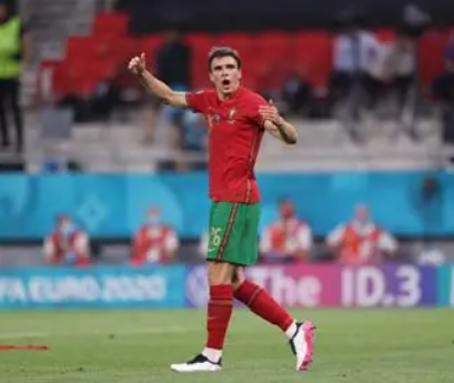 熱刺有意永久簽下外租中場帕利尼亞，與拜仁開啟談判