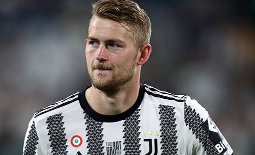 德里赫特談陣型偏好與國(guó)家隊(duì)征程：多元適配，心向未來(lái)