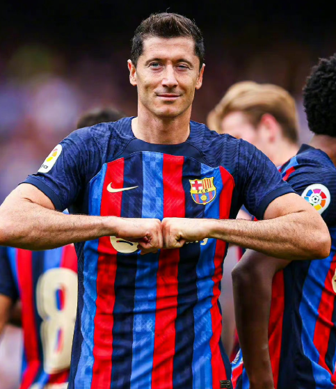 萊萬(wàn)新諾坎普首秀破門，續(xù)寫<a href='https://www.m.llxzyyy.com/news/tag/258.html' style='color: blue;'>巴薩</a>傳奇篇章