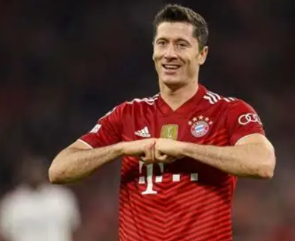 費(fèi)內(nèi)巴切求購(gòu)萊萬(wàn)：報(bào)價(jià)博弈與球員訴求