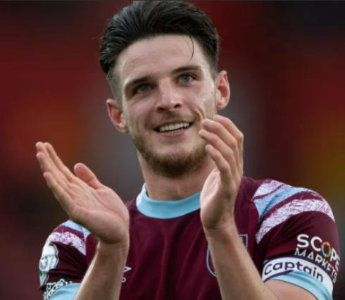 加里&middot;內(nèi)維爾盛贊阿森納中場(chǎng)賴斯：不可替代的球隊(duì)粘合劑