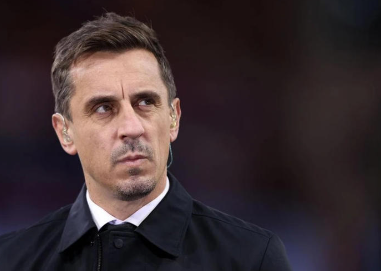 丹尼&middot;辛普森：內維爾助力，開啟別樣<a  style='color: blue;'>足球</a>合同談判之路