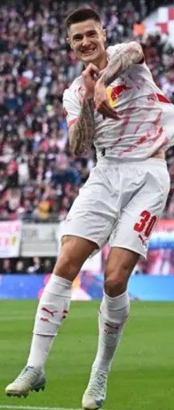 曼聯(lián)鋒線(xiàn)動(dòng)態(tài)：舍什科傷情與非洲杯球員去留分析