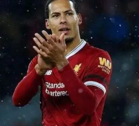 利物浦更衣室領(lǐng)導(dǎo)架構(gòu)之變：從多元隊(duì)委到隊(duì)長(zhǎng)引領(lǐng)